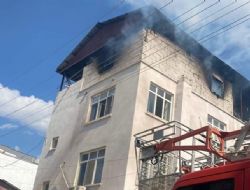 Mut'ta bir evin �at� kat�nda ��kan yang�n korkuttu